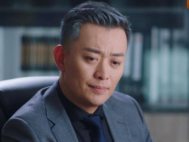 比刘恺威大1岁黄海冰头发斑白都演老人二婚幸福女儿像包饺子