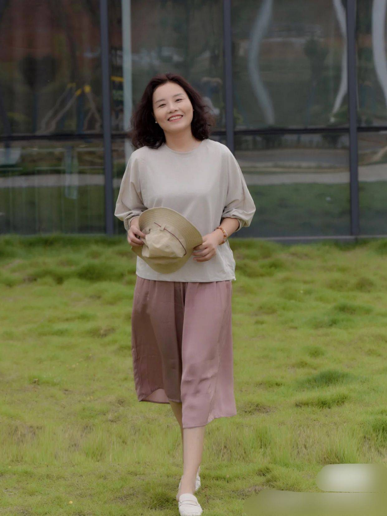 女人想要优雅老去尽量避开3种大妈式穿搭会显老又败气质