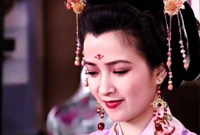 原创千古美人在人间当她们站在一起时谁千娇百媚谁浪得虚名