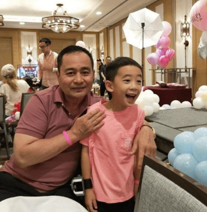 年结婚,2018年离婚,转眼已经分开了三年半,两人非常注重女儿的隐私