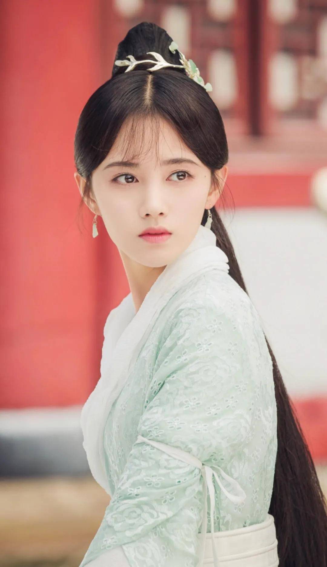 原创鞠婧祎成也妆容败也妆容