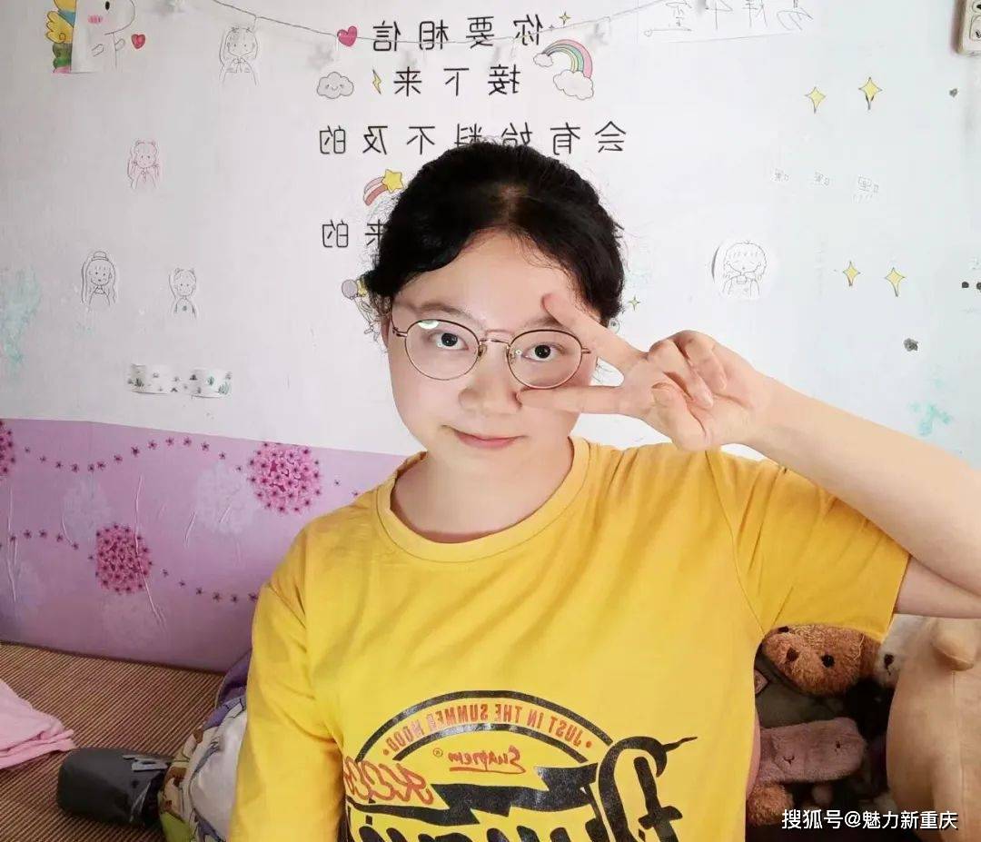 赖思彤茄子溪中学高三毕业生"我从小就喜欢英语,大学也想报考英语专业