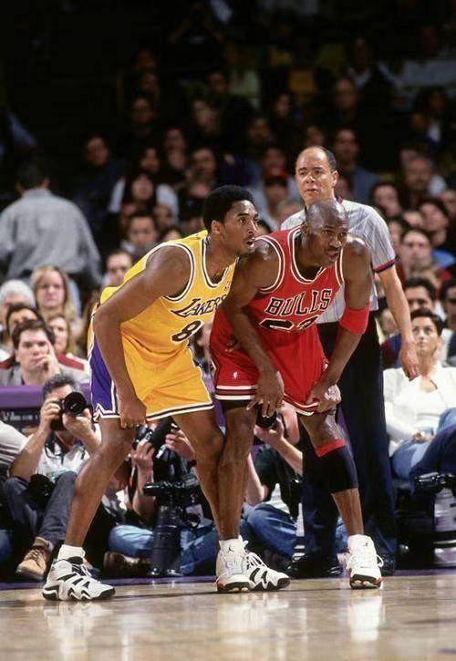 保罗谈历史最强阵容,科比库里无缘,球迷:这阵容保底三连冠_贾巴尔