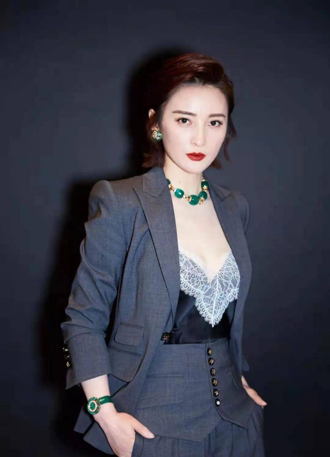 原创45岁蒋勤勤吐槽颜值设定不要再说我美了姐靠实力不靠颜值