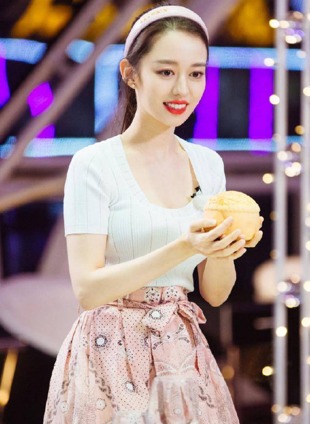 吉娜被节目组强制要求素颜,看清无滤镜下的她,终于懂了郎朗审美_形象