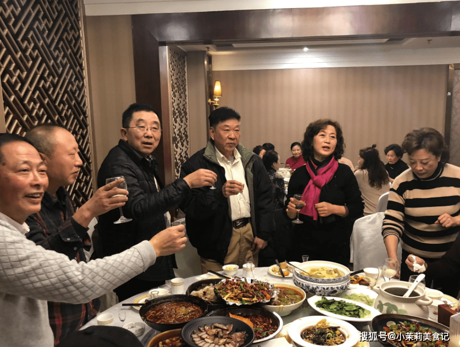 原创请人喝酒不会说开场白行家教你4句话让客人对你高看一眼