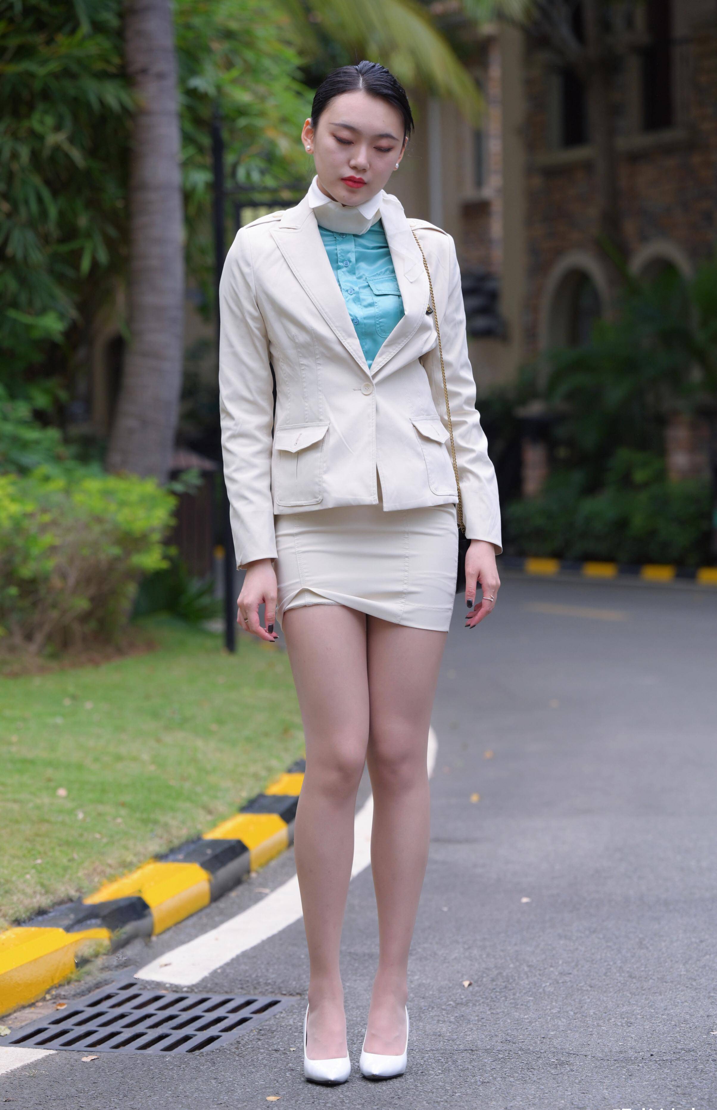 原创非专业的网拍模特虽然迷人但也不要因此影响了你的审美标准