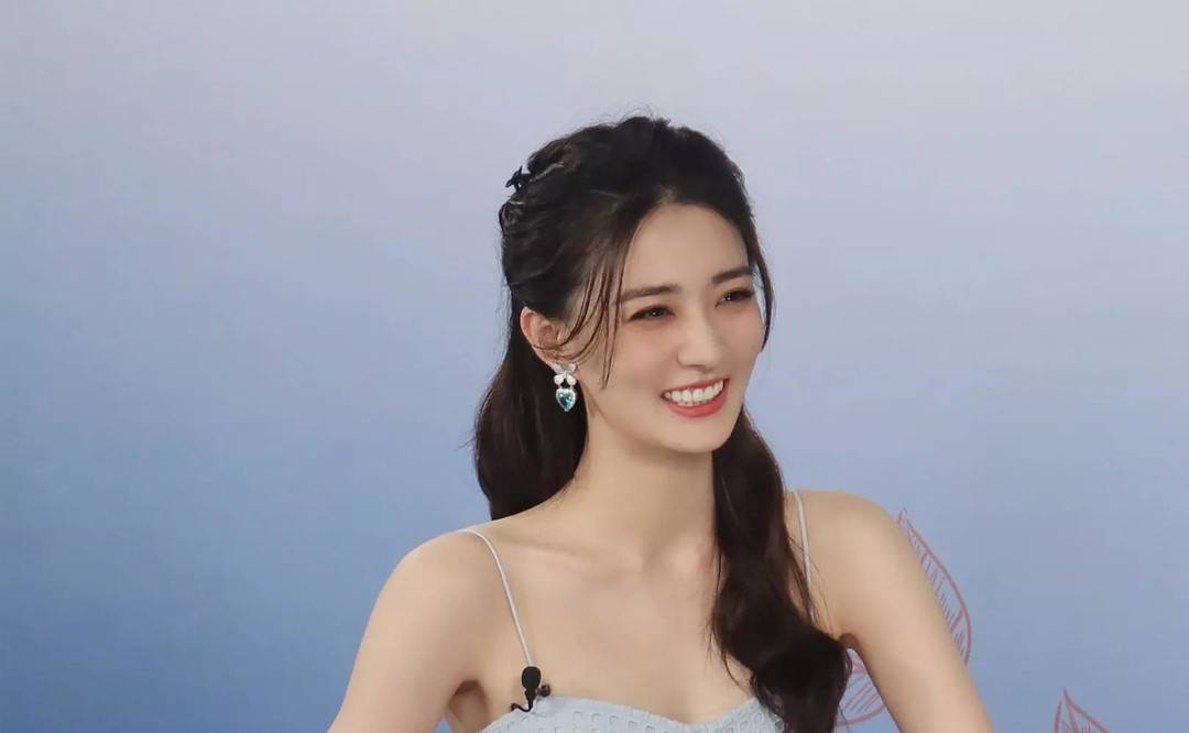 美丽的徐璐和古力娜扎