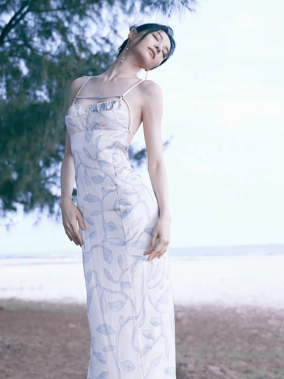 20位女星海边比美殷桃似少女徐冬冬大秀身材鞠婧祎湿发诱惑