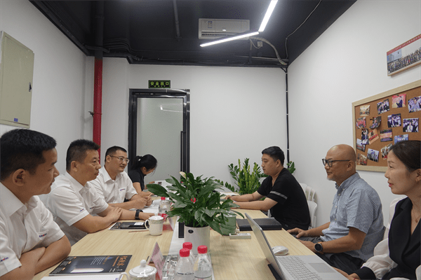 山河普石勒董事长余亚军一行来访砂石骨料网