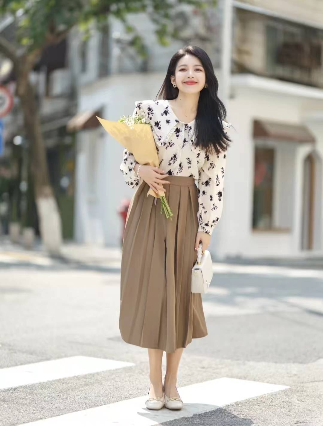 原创皮肤偏黄黑的女生夏天穿这3个颜色才好看显白又高级