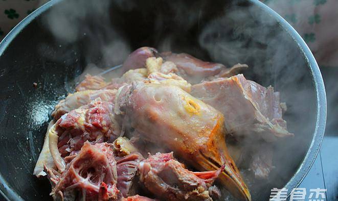 寒冬腊月此肉再贵也要吃，一整年不咳嗽，比牛羊肉还滋补，香极了