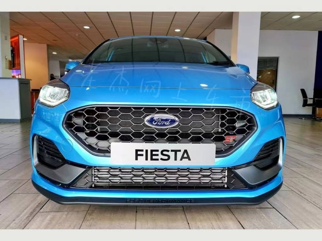 福特嘉年华fiesta曝光预售68万一公里3毛钱舒适又时尚