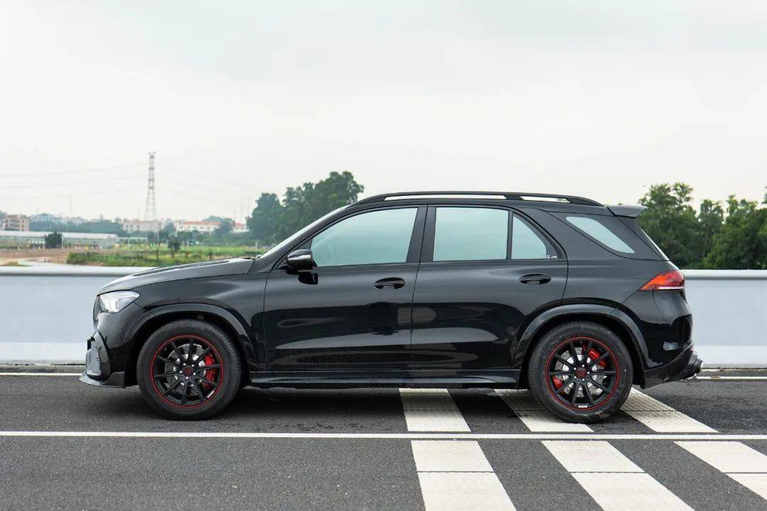 新款奔驰gle改装巴博斯套件