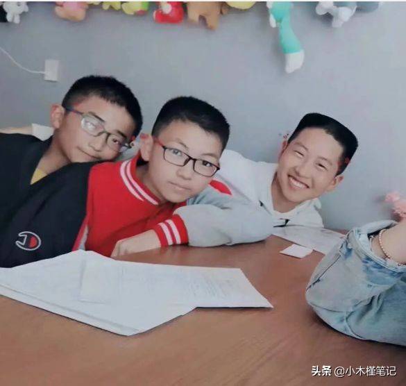 孙卓小学近照曝光寸头造型独特可爱发际线与孙海洋一模一样