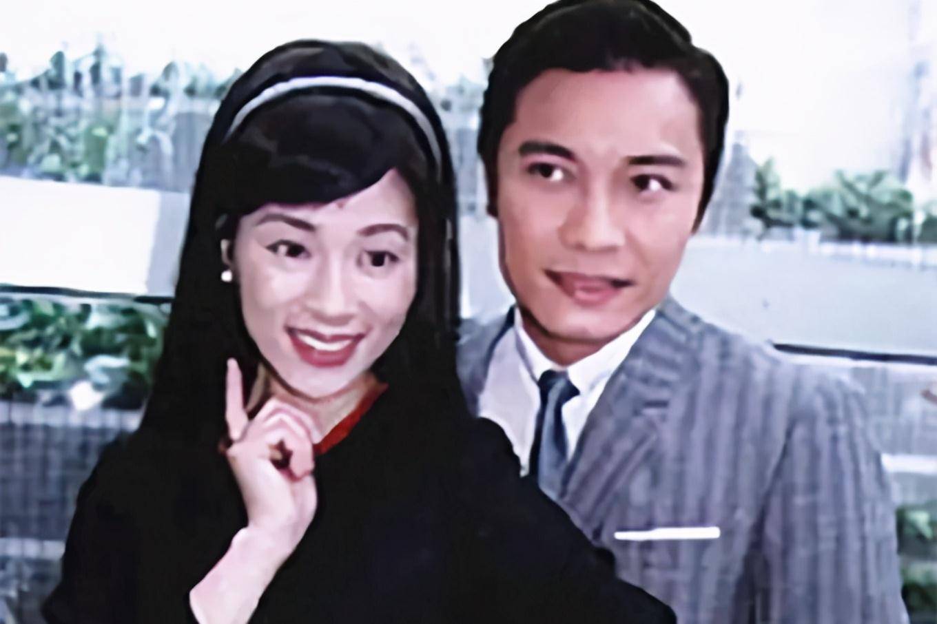 陈宝珠跟"奇哥"吕奇当年合作过不少电影,是公认的荧幕情侣.