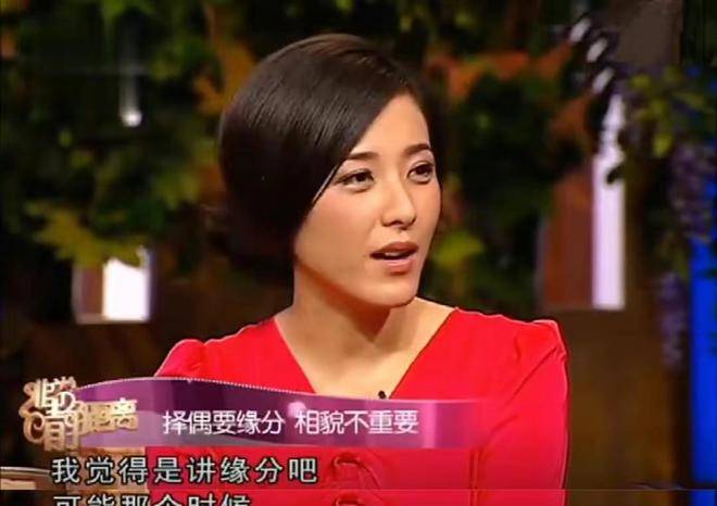 曾黎情史:靠美貌征服了四个男人,45岁仍徘徊在爱情与婚姻之外?_中戏_母亲_沈克珍