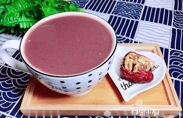 一锅香浓的豆浆就打好了.