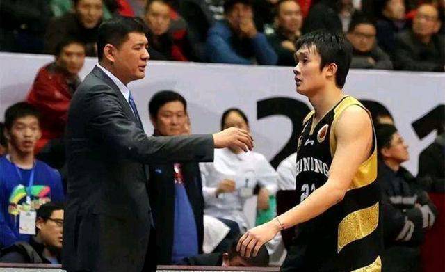 鼓励王晗助山东夺冠对俱乐部很失望首次谈丁睢_巩晓彬_球迷_睢冉