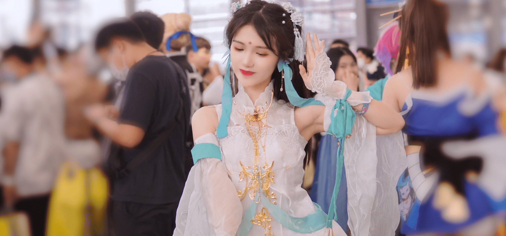 原创不雅事件频发再无泳装和胶衣毫无生机的漫展还能看吗