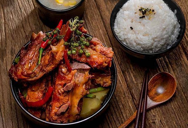 跟我做不加一滴盐,成本价吃一锅_酱骨头_口感_酱料