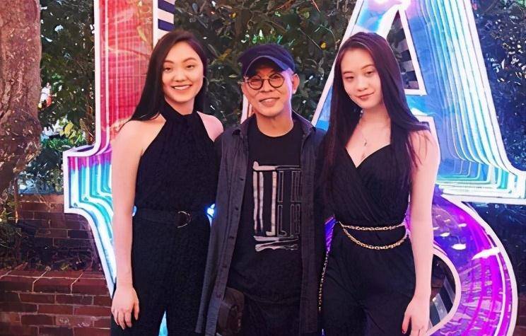 李连杰57岁似70,被他伤害的前妻,如今过得怎样了?_黄秋燕_利智_生活