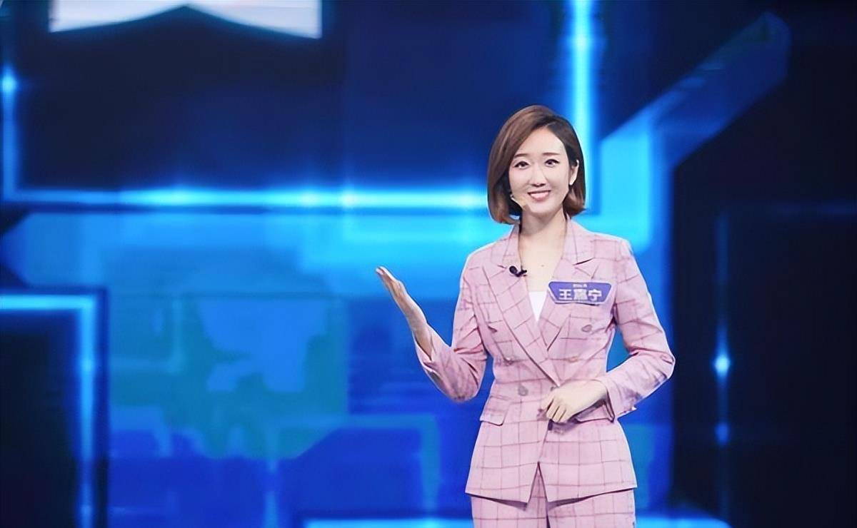 原创25岁参加主持人大赛27岁被央视力捧王嘉宁有望成撒贝宁接班人