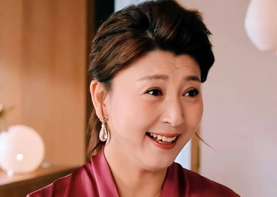 闫学晶6次登春晚与孙俪决裂45岁成高龄产妇她的人生很精彩