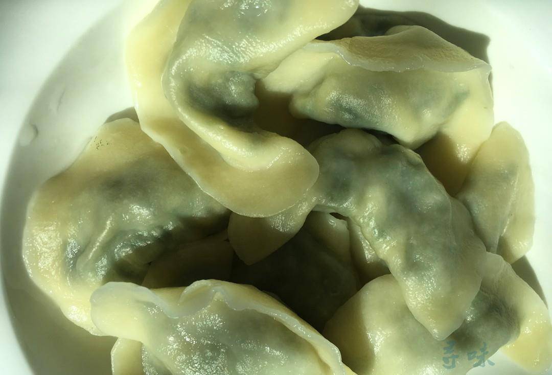 地菜饺子真香1盘饺子1盘辣椒油大汗淋漓吃1盘真过瘾