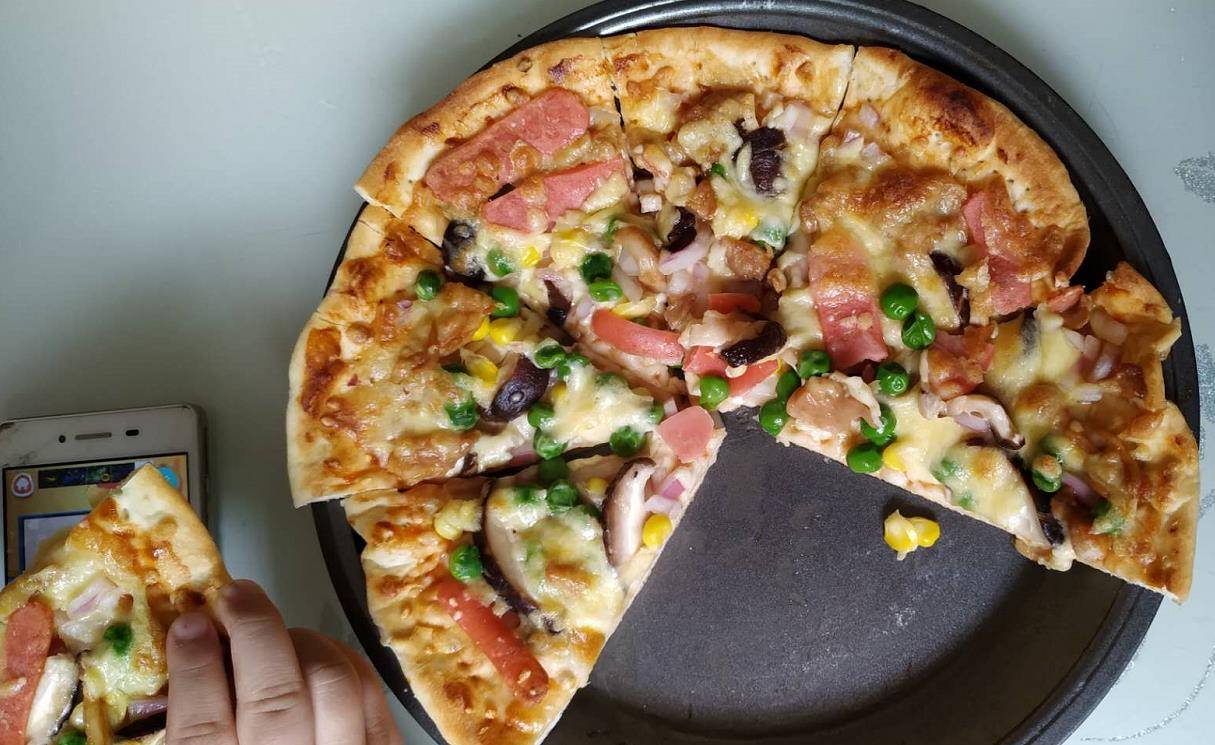 原创想吃披萨不用买手把手教你在家做成本不到10块钱孩子超爱吃