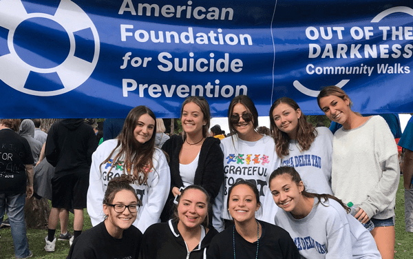 美国大学里的这个社团究竟是干啥的竟然要玩命才能进