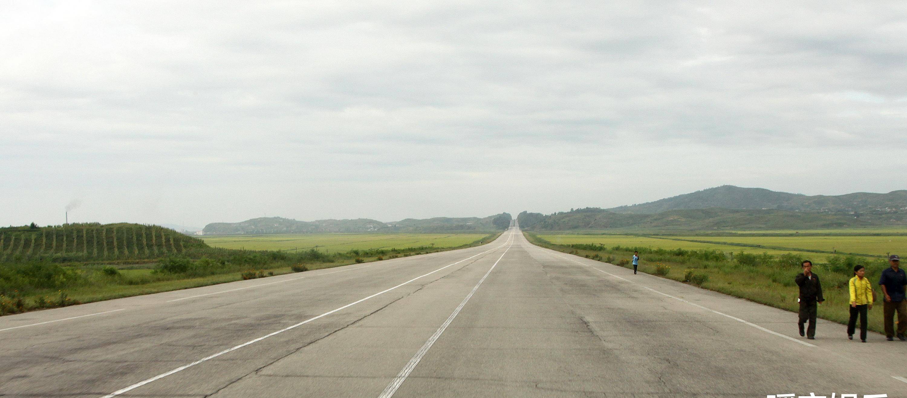 走进朝鲜，朝鲜高速公路不限速，为何不能开快车？看完涨见识了