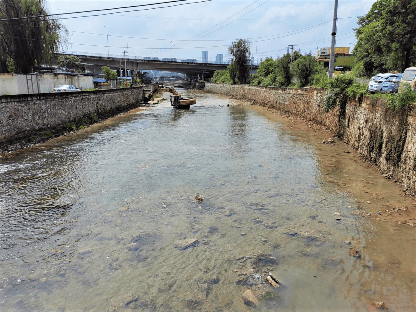 贵阳乌当区东风镇:"治水"为河道清淤保畅 实现河清,岸绿,景美_行洪