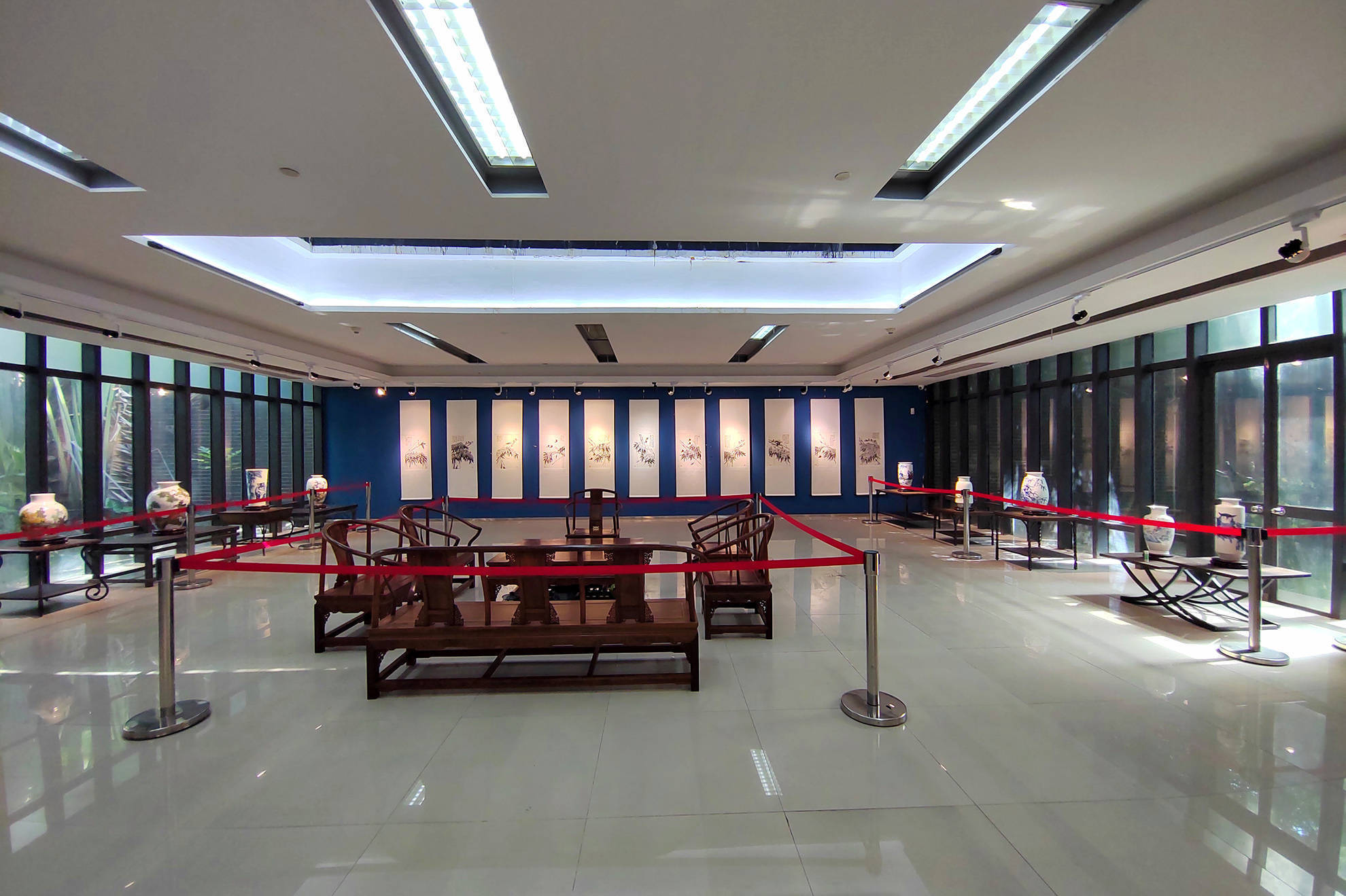 张福铭书画作品展在东莞市开明美术馆开幕 百余幅书画精品盛大亮相