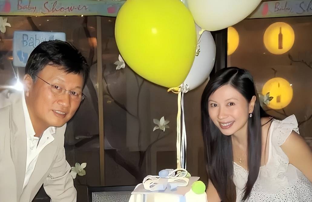 六福珠宝创始人杨宝玲集美貌与才华于一身的港姐冠军