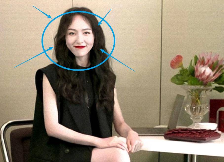 原创唐嫣活动视频截图热议失去精修后皱纹明显终于相信她是36岁