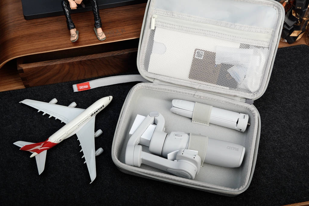 短视频UP主的创作利器，智云SMOOTH-Q4 COMBO套装体验