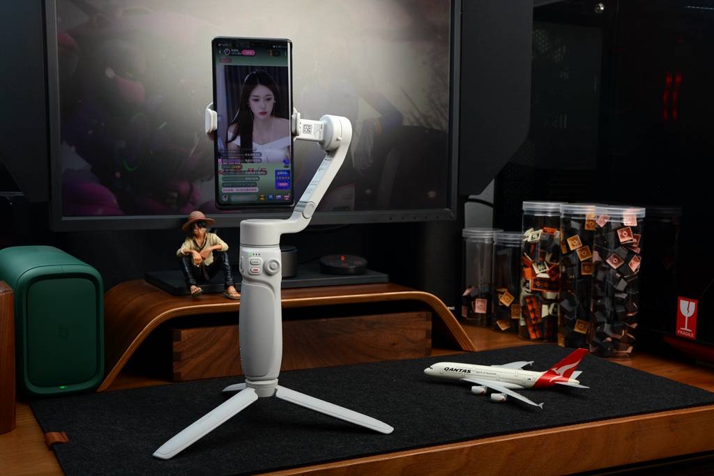 短视频UP主的创作利器，智云SMOOTH-Q4 COMBO套装体验