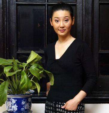 52岁徐帆前任曝光原来是我们熟悉的演员难怪冯小刚从不提