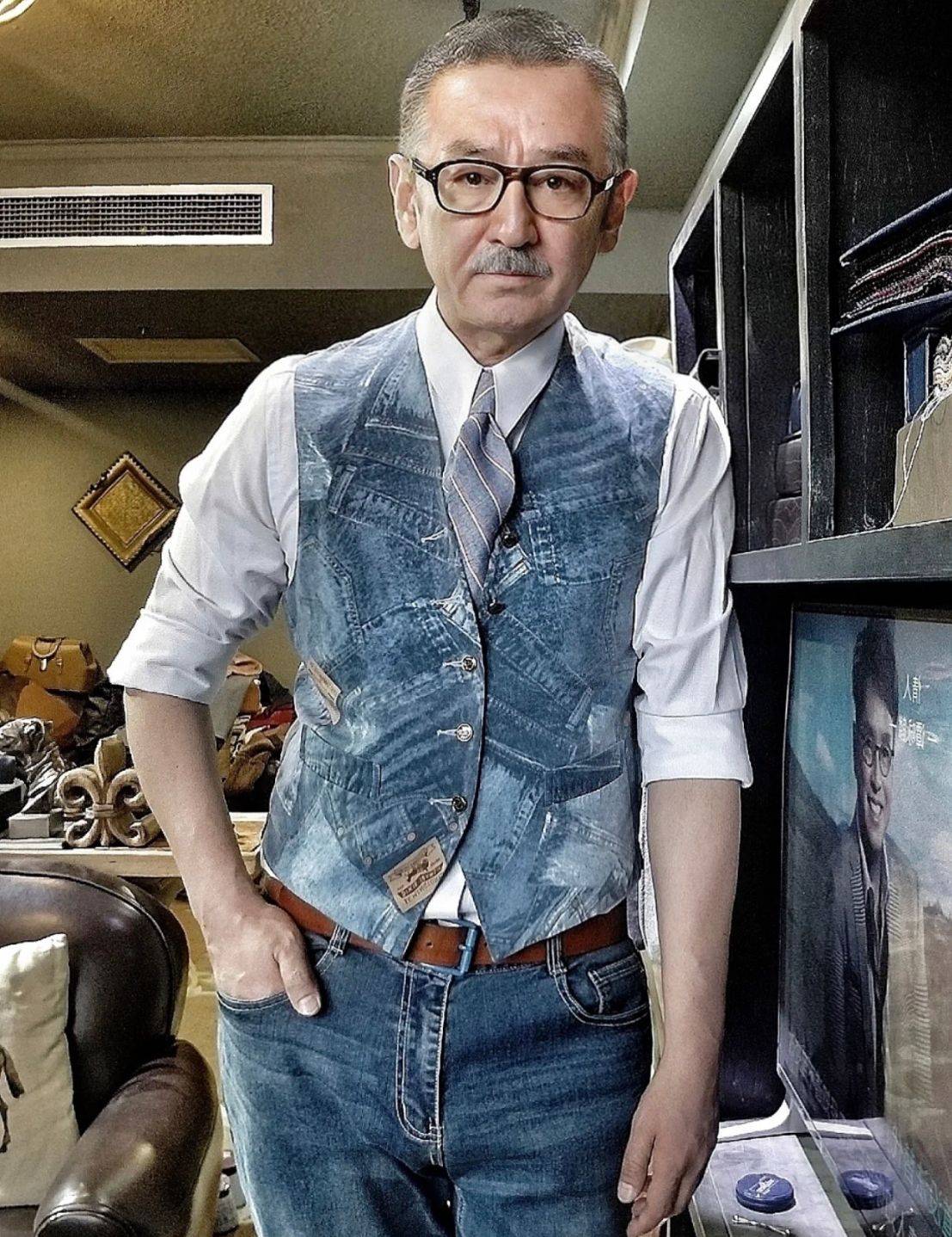 被这个50后的老头圈粉了!