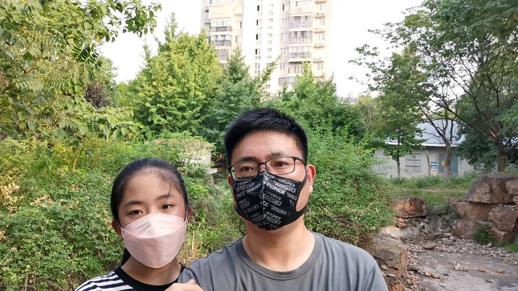 短视频UP主的创作利器，智云SMOOTH-Q4 COMBO套装体验