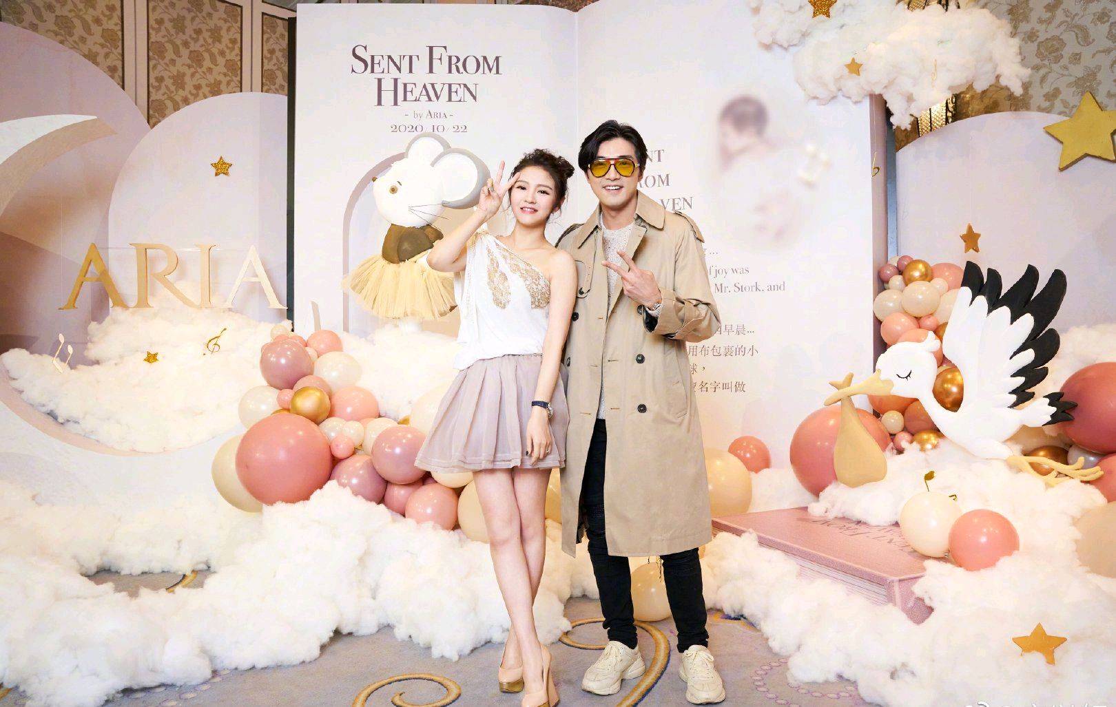 原创安以轩百万满月宴黑道父亲主场半个娱乐圈来贺向华强也不例外