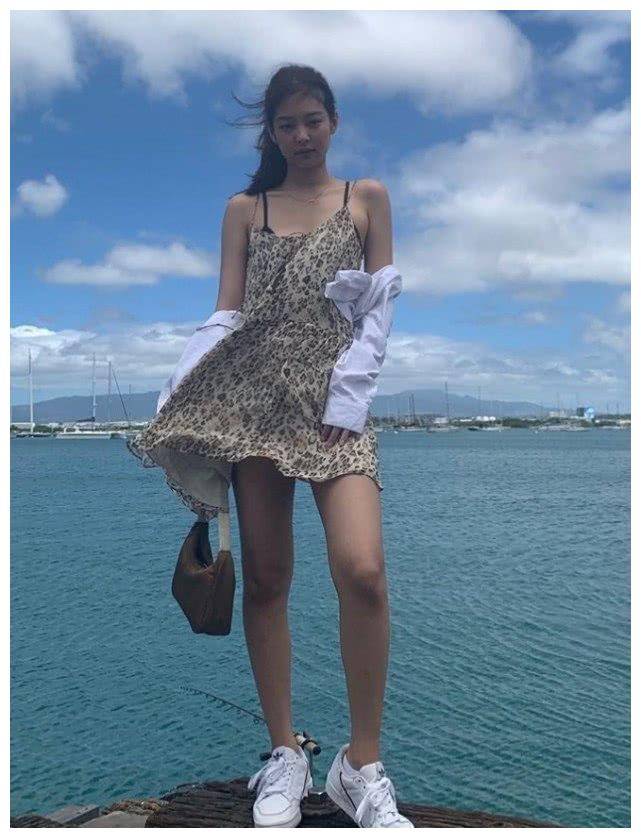 原創jennie曬出度假生圖少了十級濾鏡後這腿也太真實了