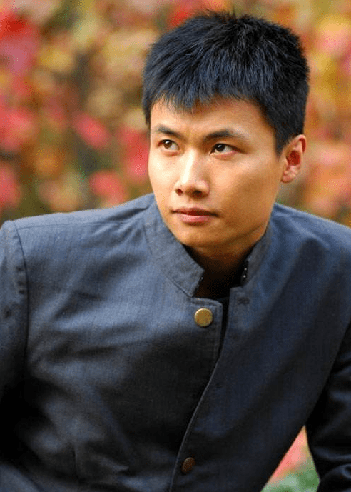 原创老戏骨于滨为当演员和父亲闹翻出道20年零绯闻家庭幸福