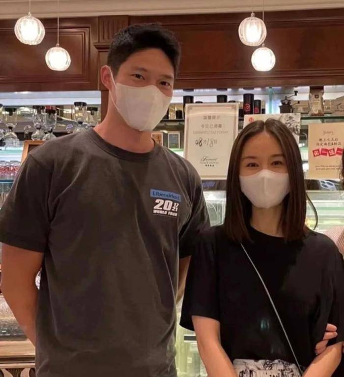 王子文携男友再录节目,在农场给吴永恩拍照变迷妹