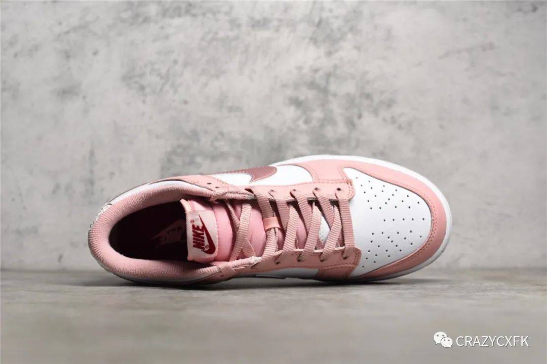耐克nikedunklowpinkvelvet樱花粉白丝绒低帮板鞋
