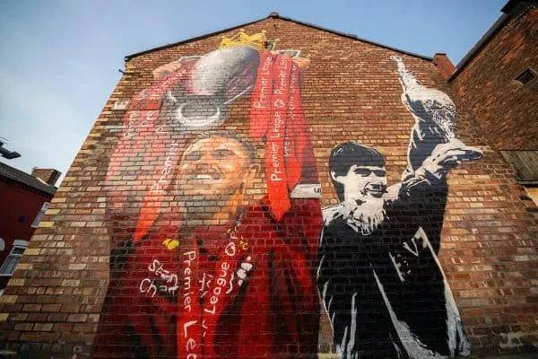 原创             无处不在的爱——利物浦城市球员涂鸦一览