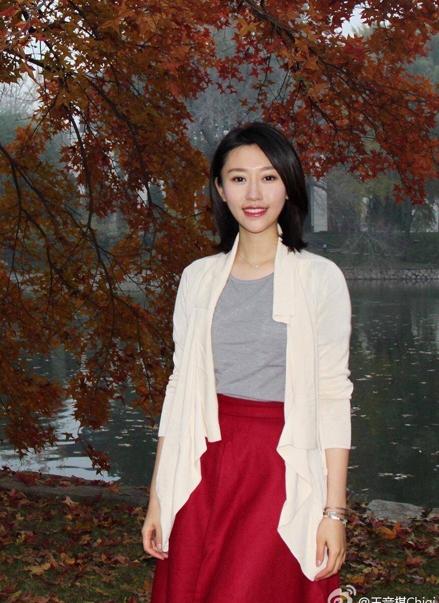 原创江苏兴化美女王音棋大眼睛鹅蛋脸她27岁就成为了央视当红花旦