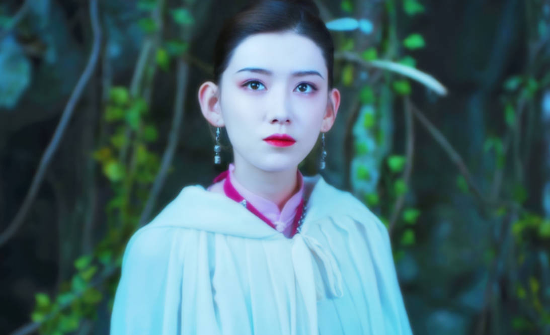 "魏书玉"演完《长歌行》露脸《玉骨遥》,换个造型