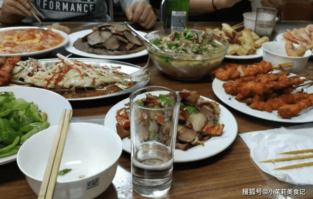 原创夏天喝酒这3种方式最伤身体可惜很多人都做错常喝酒的要注意